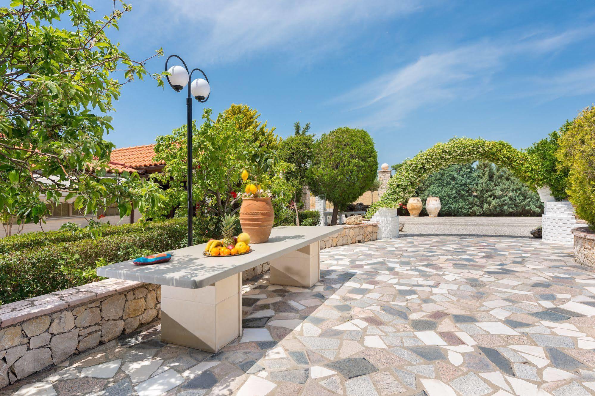 Elefteria Apts & Suites Kolymbia Exteriör bild