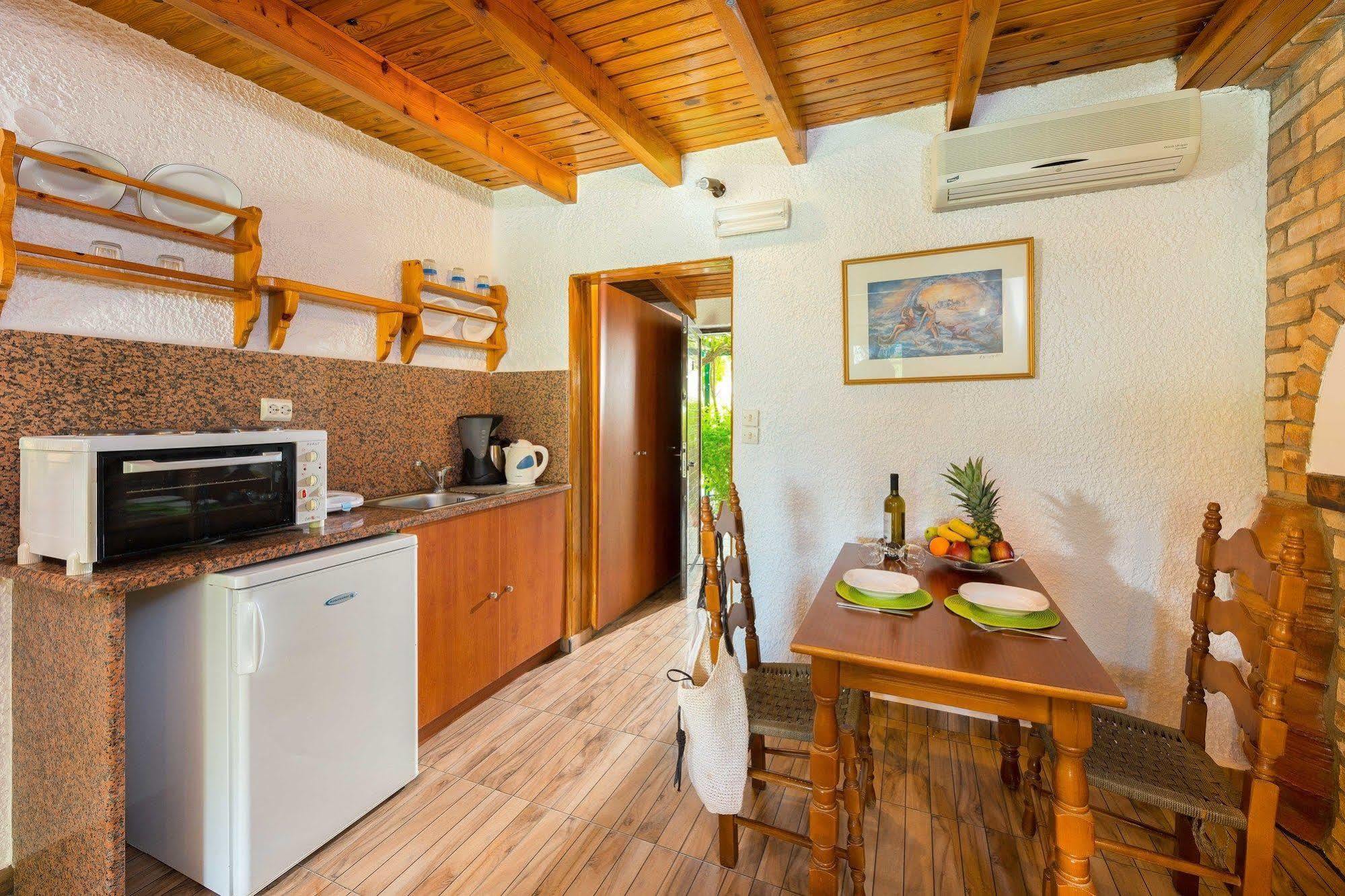 Elefteria Apts & Suites Kolymbia Exteriör bild
